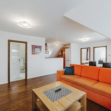 Ruzova 79 Apartment
